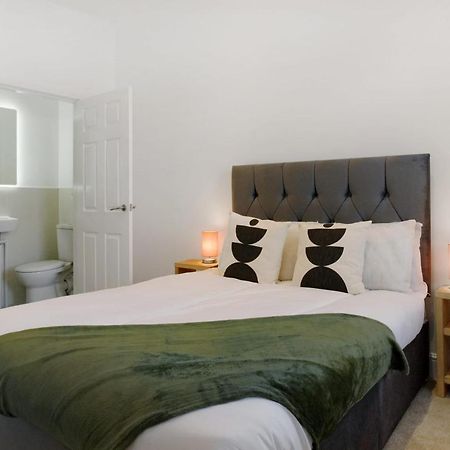 Lovely 2-Bedroom Home In Langley Park, Sleeps 4 Durham Exterior foto