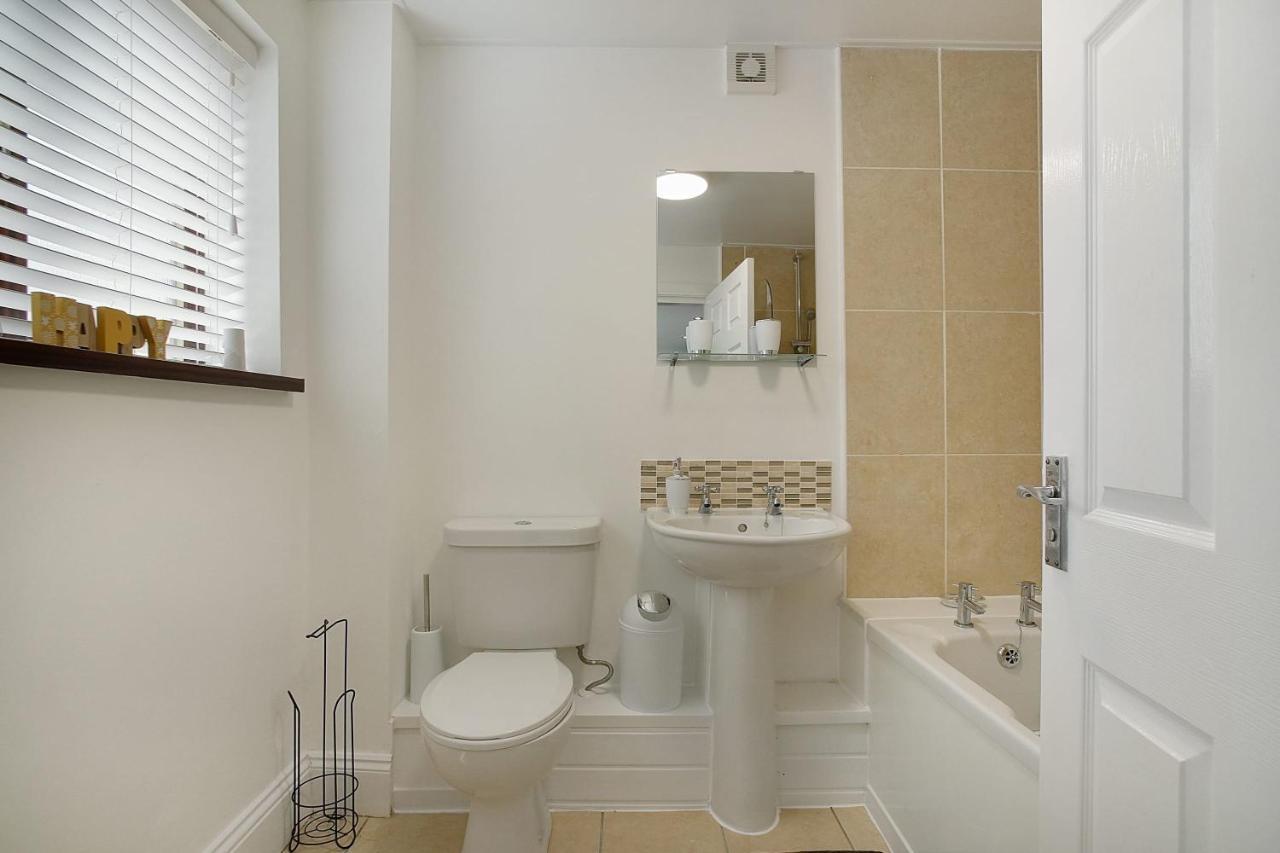 Lovely 2-Bedroom Home In Langley Park, Sleeps 4 Durham Exterior foto