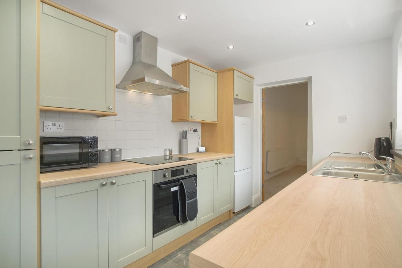 Lovely 2-Bedroom Home In Langley Park, Sleeps 4 Durham Exterior foto