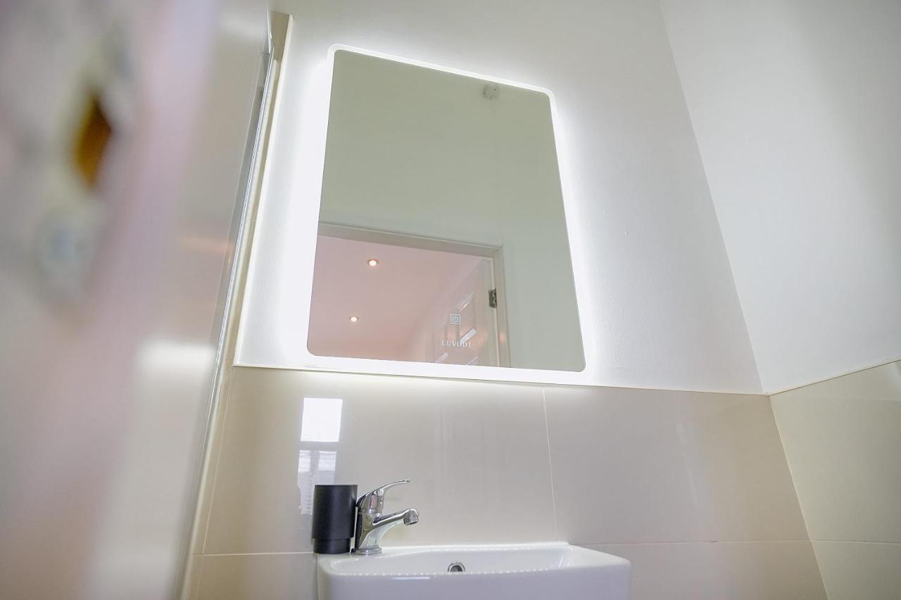 Lovely 2-Bedroom Home In Langley Park, Sleeps 4 Durham Exterior foto