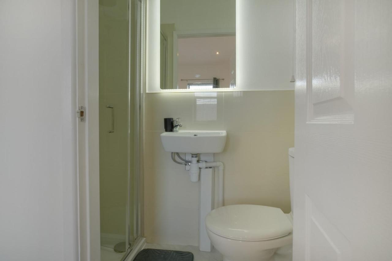 Lovely 2-Bedroom Home In Langley Park, Sleeps 4 Durham Exterior foto